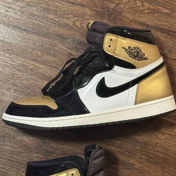 Air Jordan 1 Retro High OG Gold Toe Black White Size 11 (2017) main image 10